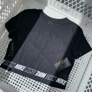 NIKE sport crop top
